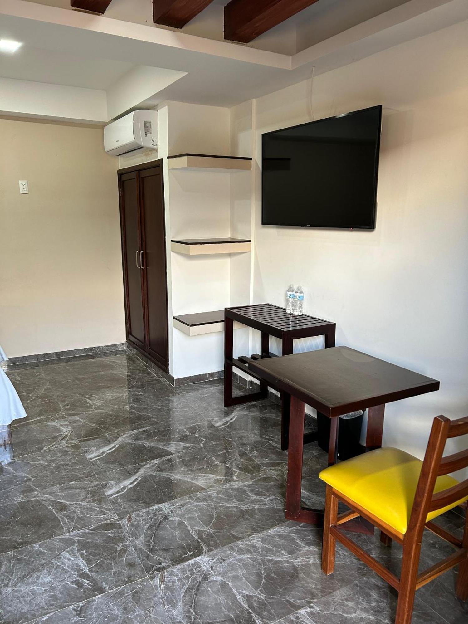 Framfor Inn Chetumal Bagian luar foto