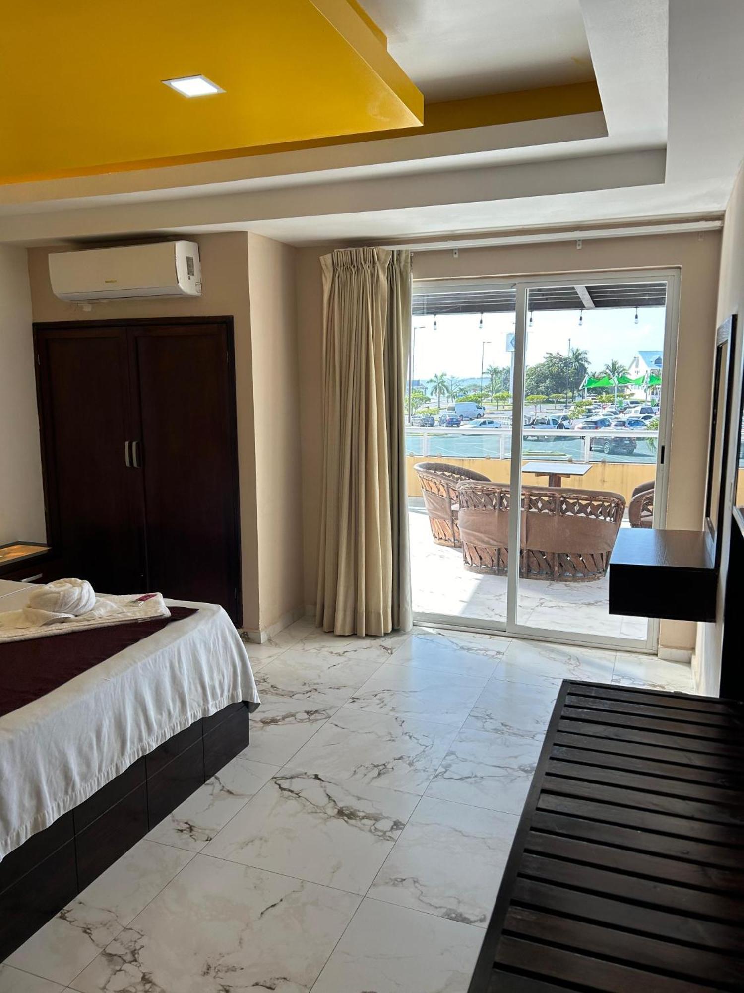 Framfor Inn Chetumal Bagian luar foto